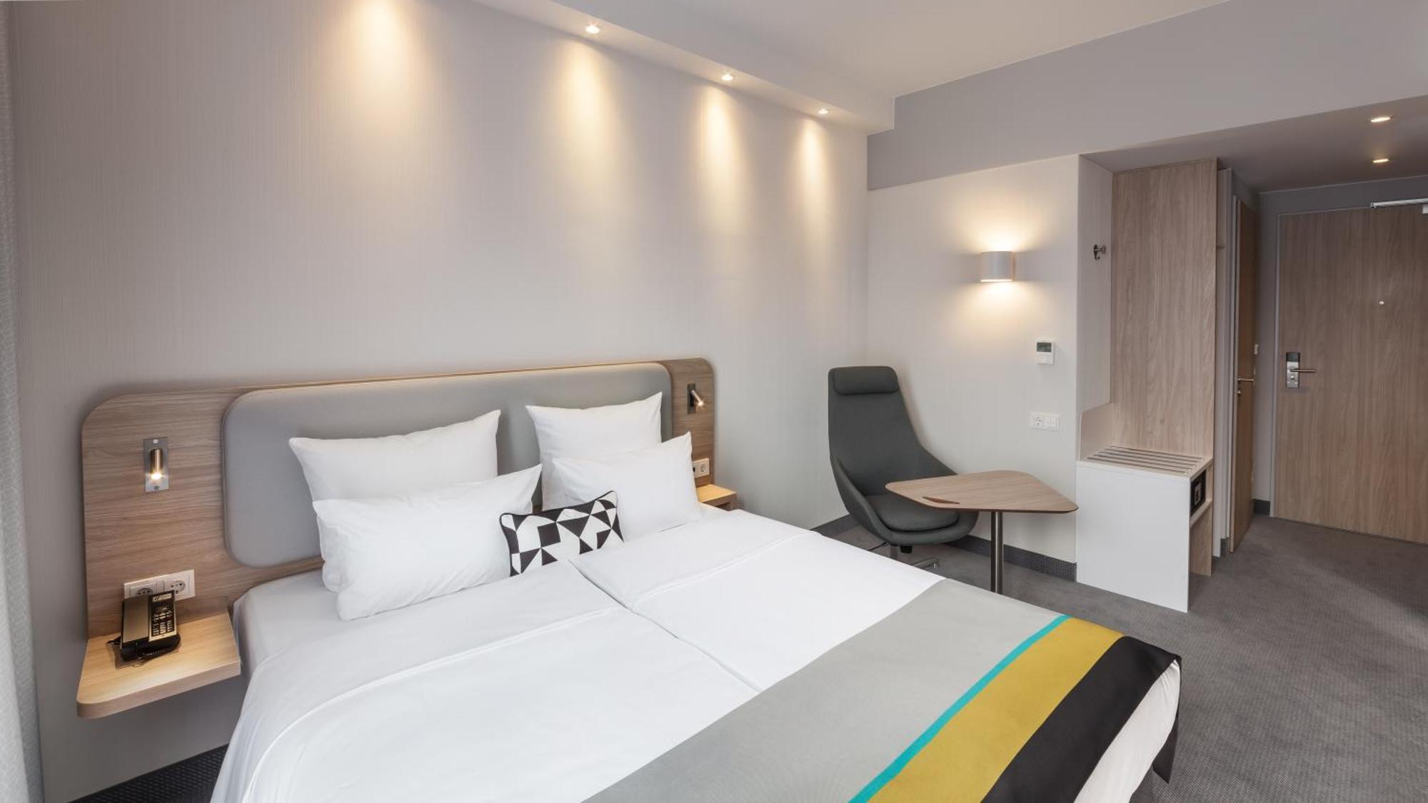 Holiday Inn Express Duesseldorf - Hauptbahnhof By Ihg — Fotoğraflar 1